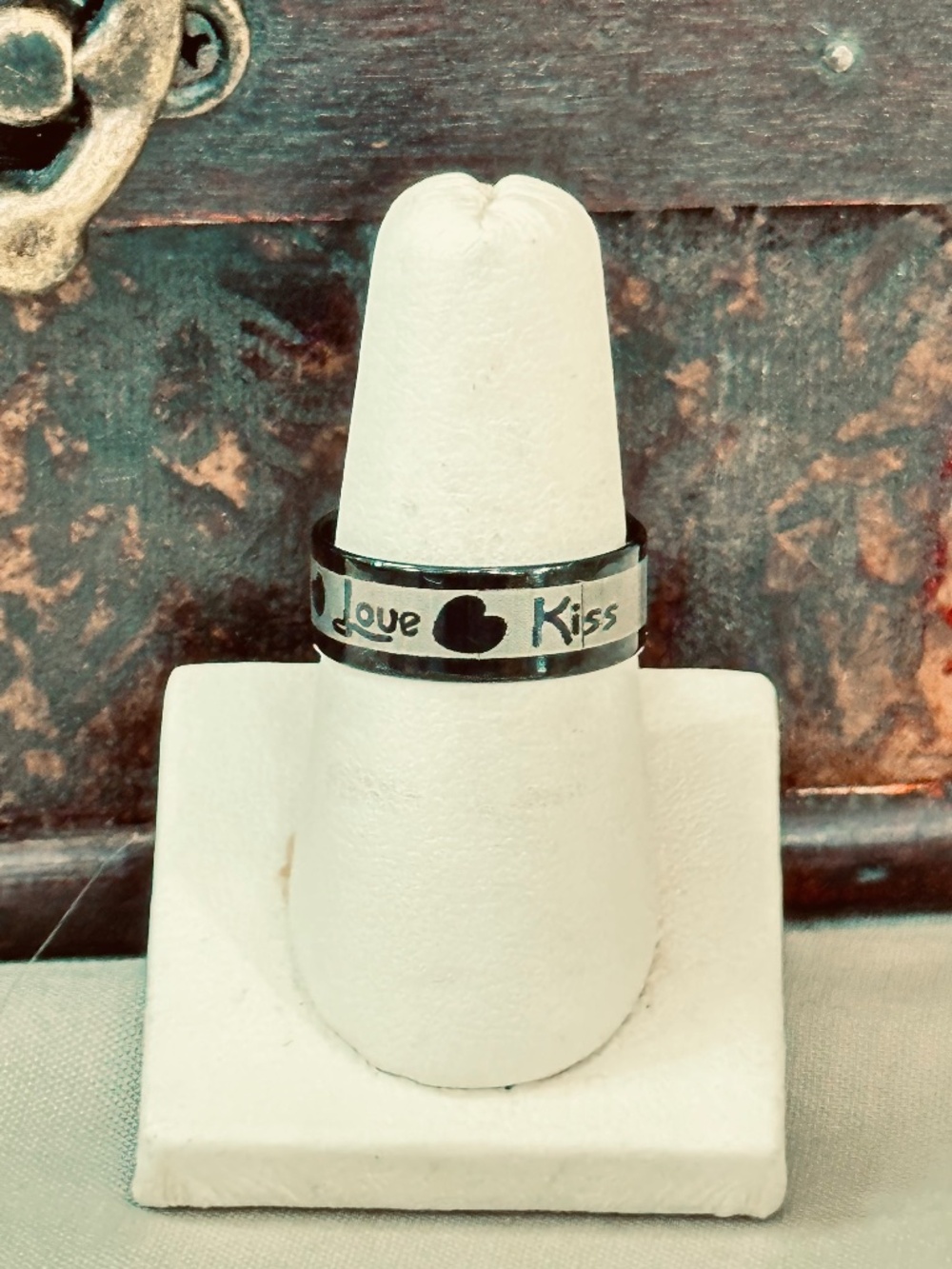 Love Kiss Heart Black Silver Tone Band Ring Size 8.25 Womens Mens Unisex NWT